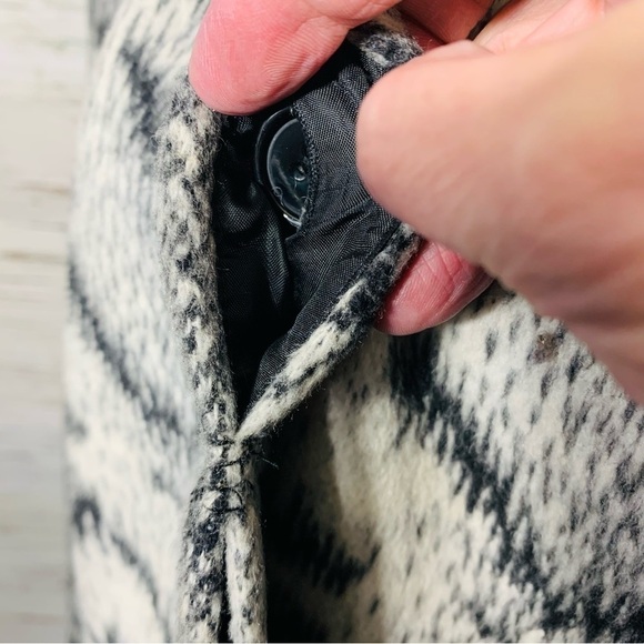 SAGA Lady Fleece Jacket Ombre Black White Novelty Print Cozy Button Down Coat L - Picture 6 of 15